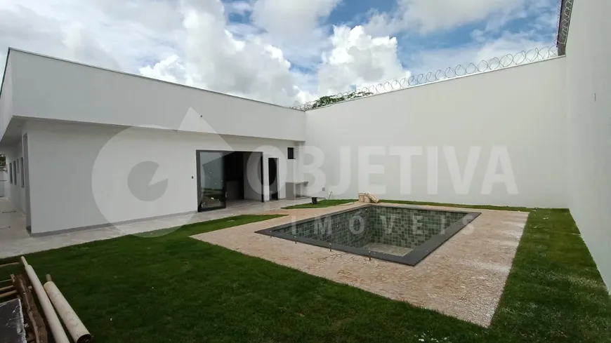 Foto 1 de Casa com 3 Quartos à venda, 200m² em Cidade Jardim, Uberlândia