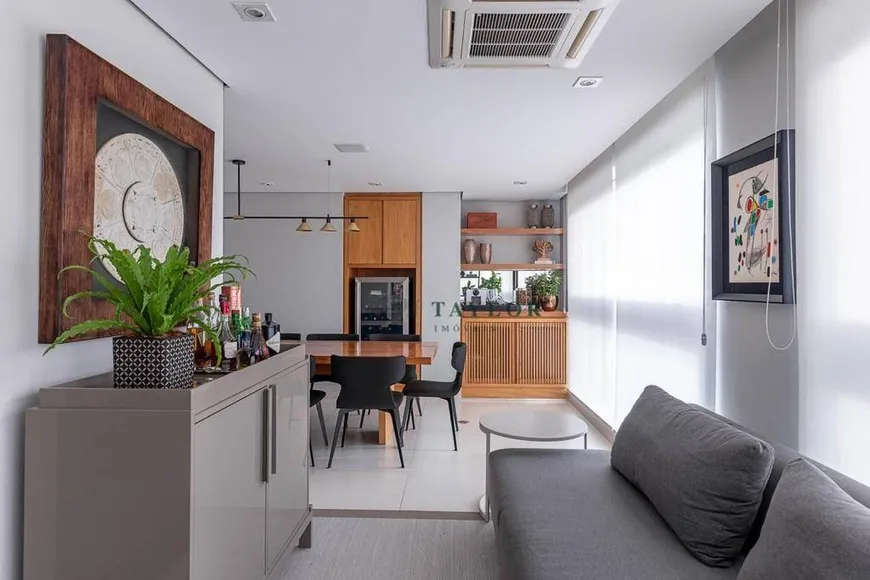 Foto 1 de Apartamento com 3 Quartos à venda, 209m² em Campo Belo, São Paulo