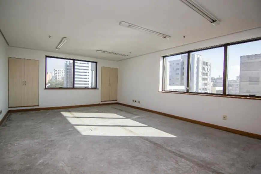 Foto 1 de Sala Comercial para alugar, 47m² em Rio Branco, Porto Alegre