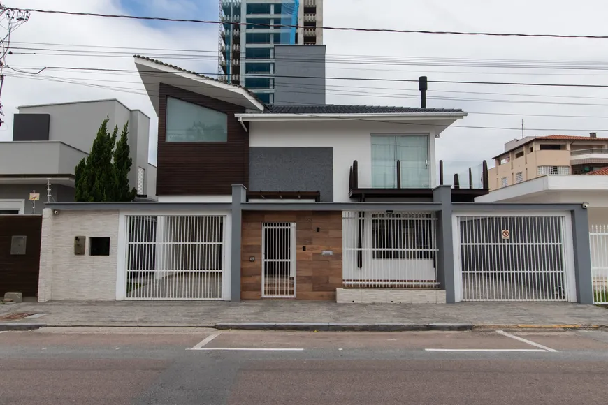 Foto 1 de Casa de Condomínio com 3 Quartos à venda, 368m² em Vila Moema, Tubarão