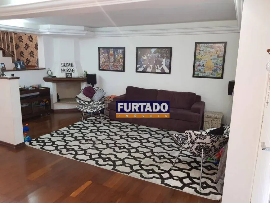 Foto 1 de Sobrado com 3 Quartos para alugar, 252m² em Campestre, Santo André