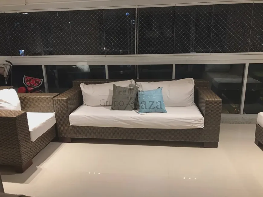 Foto 1 de Apartamento com 4 Quartos à venda, 204m² em Moema, São Paulo