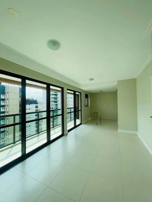 Foto 1 de Apartamento com 2 Quartos para alugar, 68m² em Centro, Florianópolis