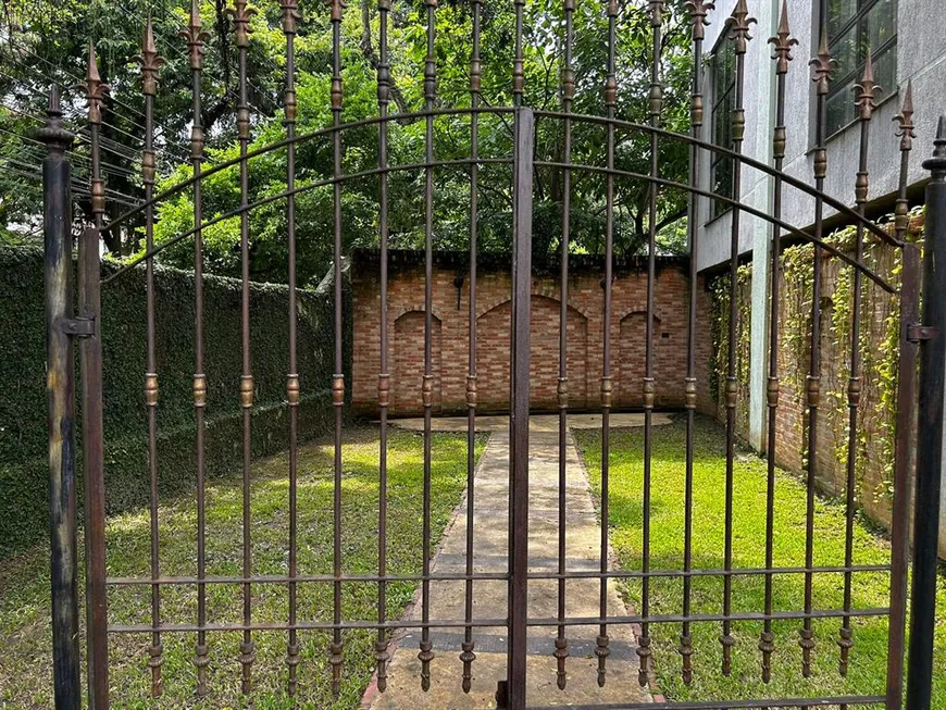 Foto 1 de Galpão/Depósito/Armazém à venda, 1477m² em Taquara, Rio de Janeiro