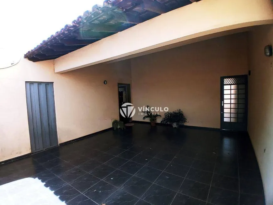 Foto 1 de Casa com 3 Quartos à venda, 140m² em Nossa Senhora da Abadia, Uberaba