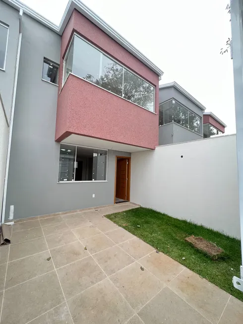 Foto 1 de Casa com 3 Quartos à venda, 117m² em Itapoã, Belo Horizonte