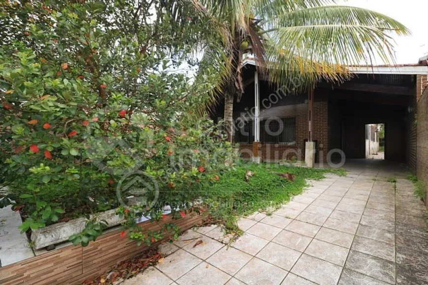 Foto 1 de Casa com 3 Quartos à venda, 398m² em Centro, Peruíbe