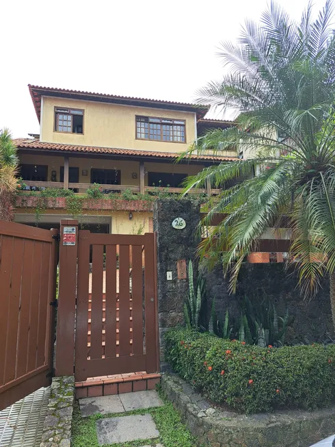 Foto 1 de Casa com 4 Quartos à venda, 360m² em Maravista, Niterói