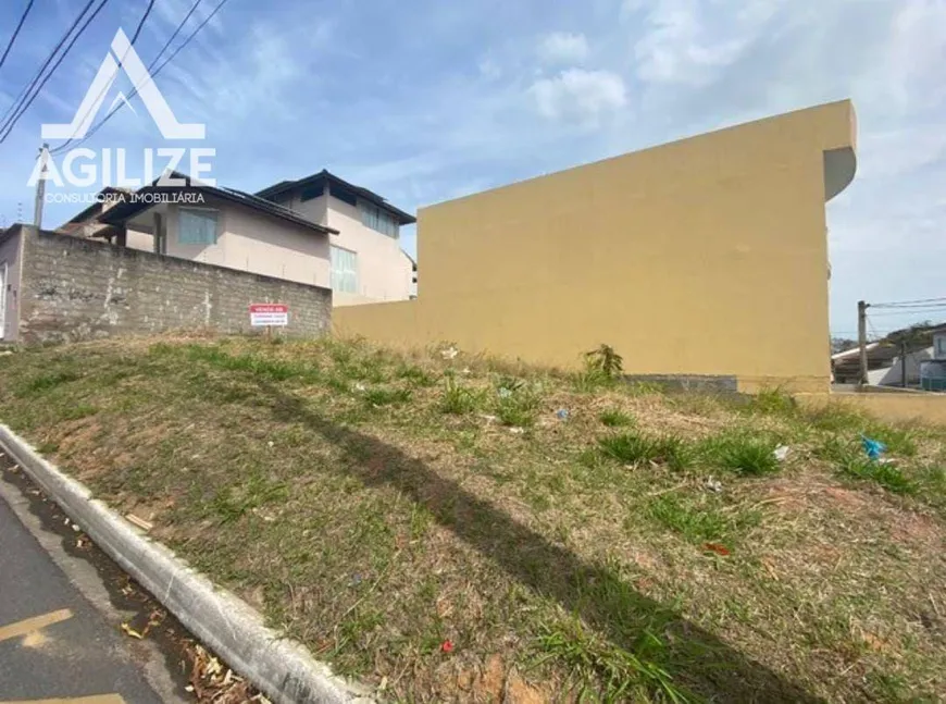 Foto 1 de Lote/Terreno à venda, 200m² em Jardim Vitória, Macaé