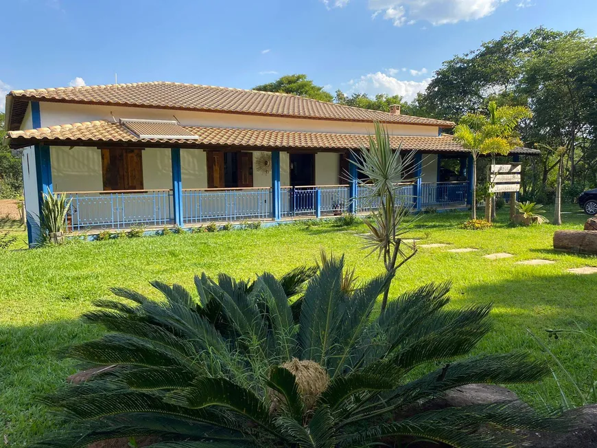 Foto 1 de Fazenda/Sítio com 3 Quartos à venda, 4m² em Centro, Carmópolis de Minas