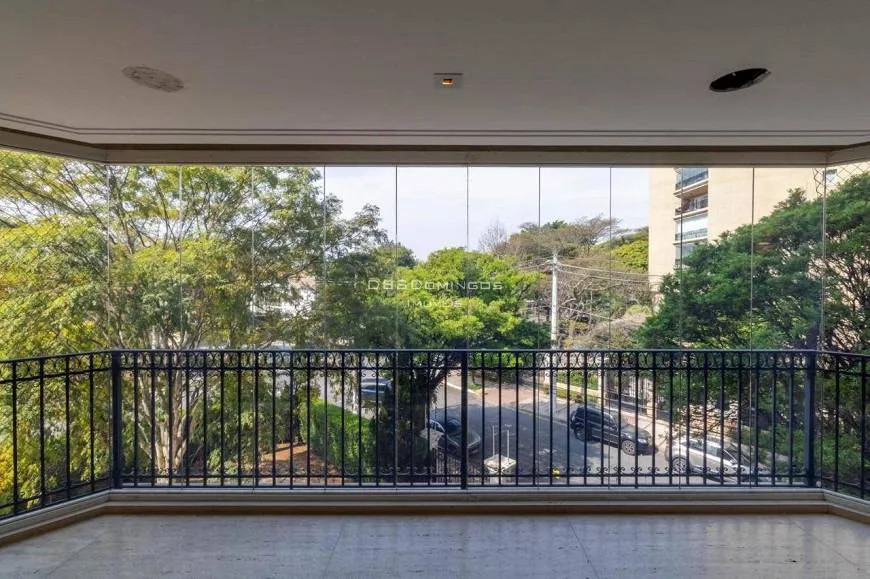 Foto 1 de Apartamento com 3 Quartos à venda, 260m² em Jardim Paulista, São Paulo