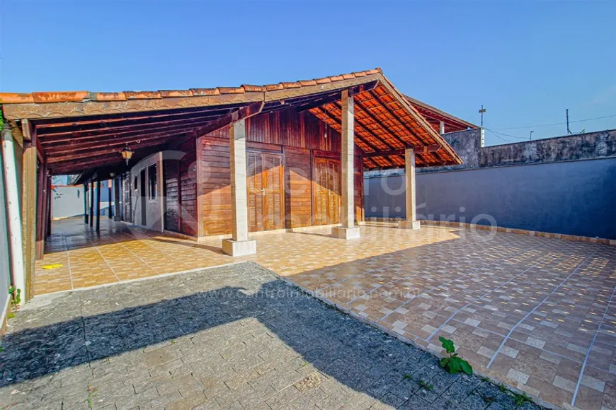 Foto 1 de Casa com 3 Quartos à venda, 180m² em Balneario Josedy , Peruíbe