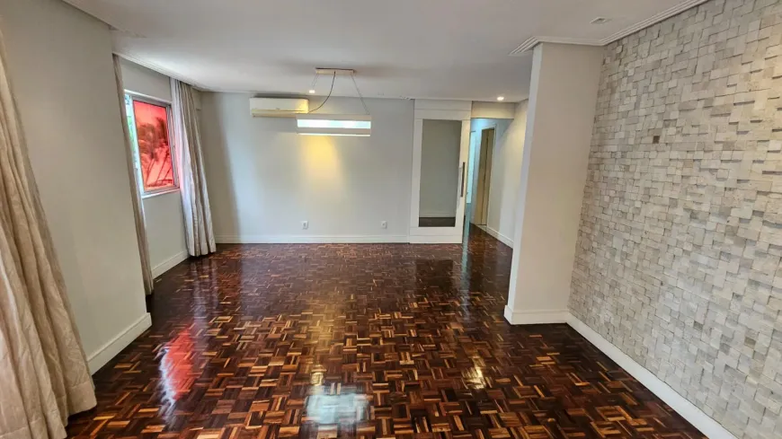 Foto 1 de Apartamento com 3 Quartos à venda, 107m² em Itaigara, Salvador