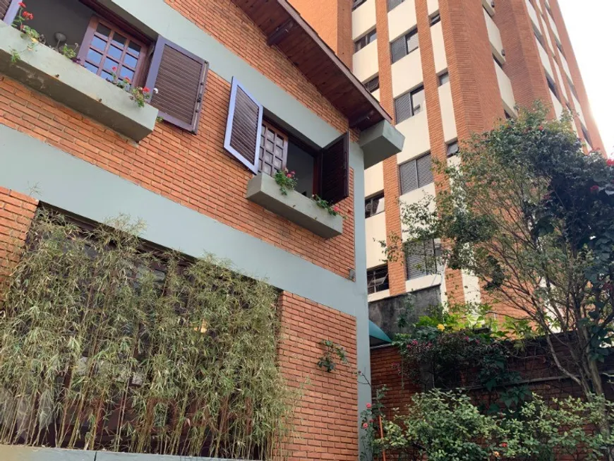 Foto 1 de Sobrado com 4 Quartos para alugar, 196m² em Vila Madalena, São Paulo