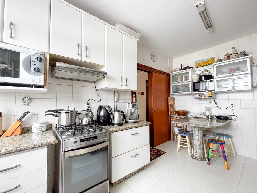 Foto 1 de Apartamento com 4 Quartos à venda, 112m² em Coqueiros, Florianópolis