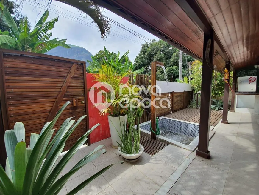 Foto 1 de Casa de Condomínio com 4 Quartos à venda, 136m² em São Francisco, Niterói