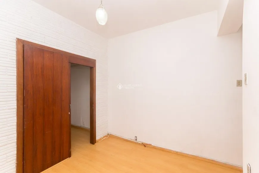 Foto 1 de Apartamento com 1 Quarto para alugar, 40m² em Floresta, Porto Alegre