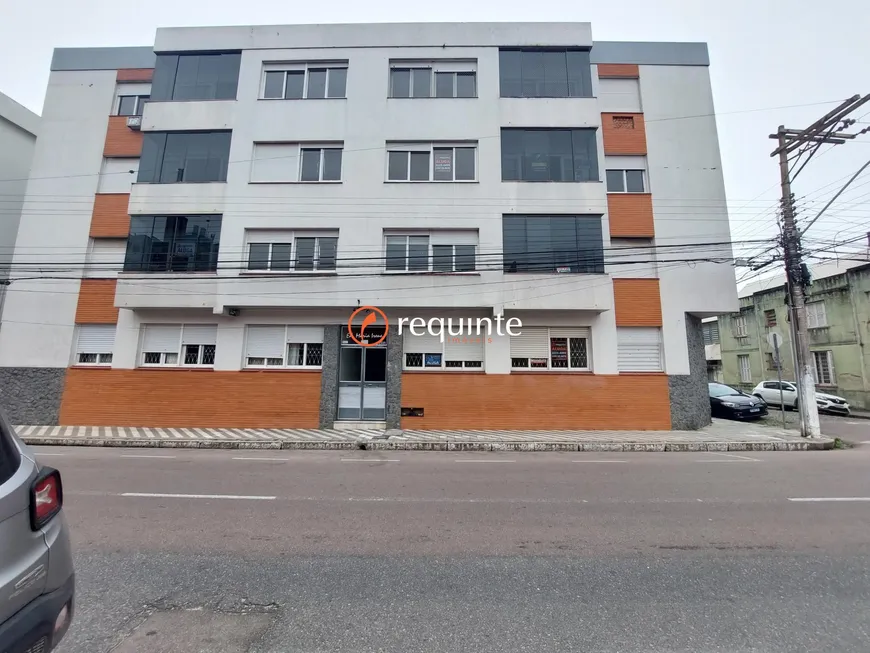 Foto 1 de Apartamento com 3 Quartos para alugar, 117m² em Centro, Pelotas
