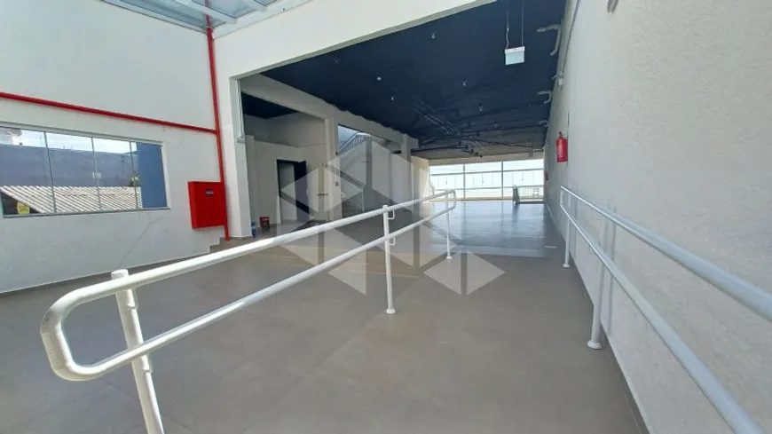 Foto 1 de Sala Comercial para alugar, 636m² em Barreiros, São José