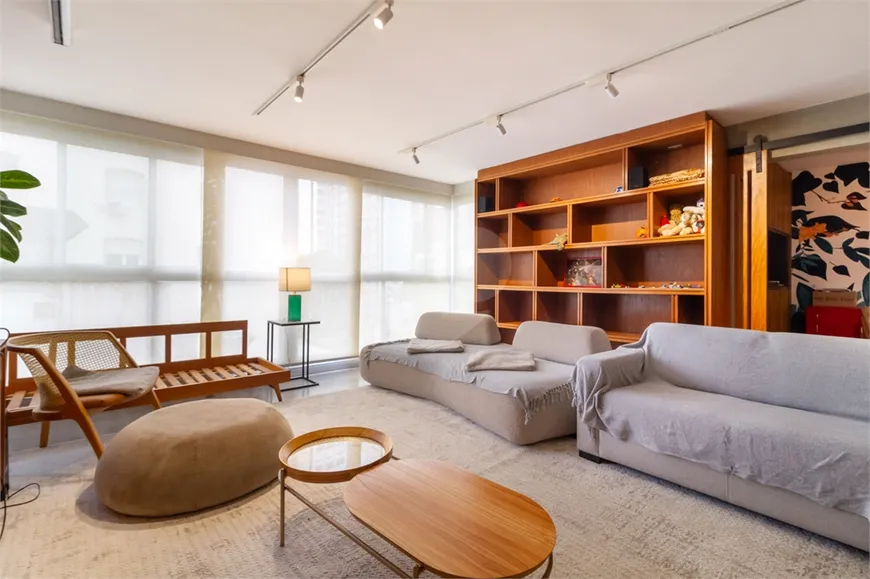Foto 1 de Apartamento com 3 Quartos à venda, 169m² em Jardim América, São Paulo