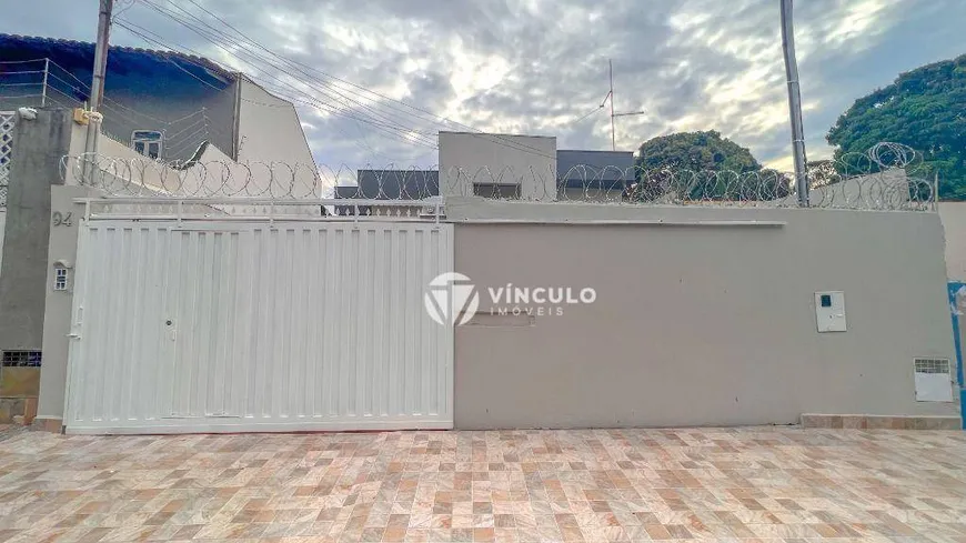 Foto 1 de Casa com 4 Quartos à venda, 222m² em São Benedito, Uberaba