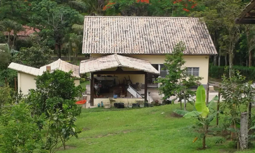 Foto 1 de Fazenda/Sítio com 3 Quartos à venda, 200m² em Várzea das Moças, Niterói