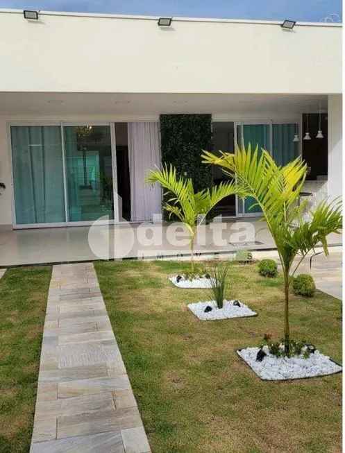 Foto 1 de Casa com 3 Quartos à venda, 159m² em Jardim Patrícia, Uberlândia