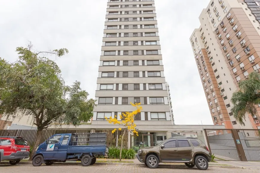 Foto 1 de Apartamento com 2 Quartos à venda, 82m² em Menino Deus, Porto Alegre