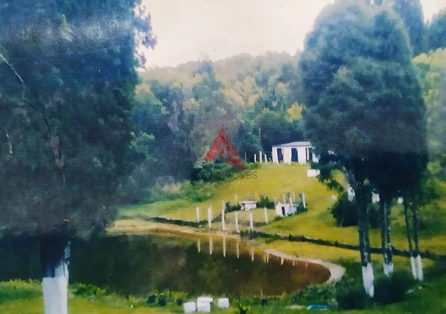 Foto 1 de Fazenda/Sítio com 2 Quartos à venda, 200m² em Caucaia do Alto, Cotia