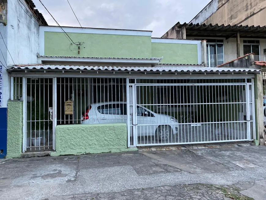 Foto 1 de Casa com 3 Quartos à venda, 260m² em Olaria, Rio de Janeiro