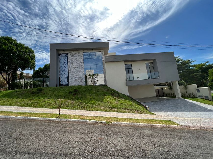 Foto 1 de Casa de Condomínio com 5 Quartos à venda, 307m² em Condomínio do Lago, Goiânia