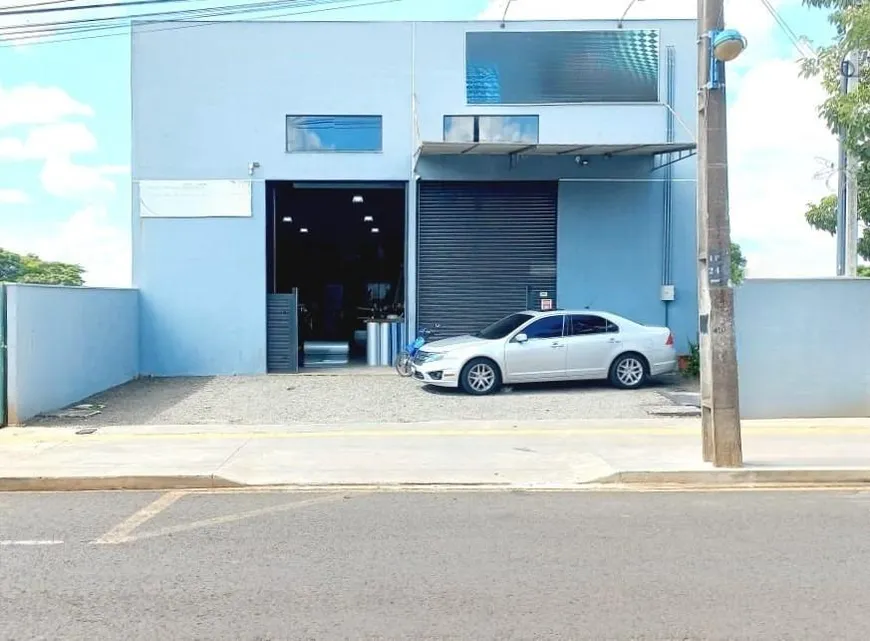 Foto 1 de Galpão/Depósito/Armazém à venda, 260m² em Jardim Olímpico, Maringá