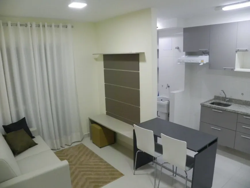 Foto 1 de Apartamento com 1 Quarto para alugar, 35m² em Aclimação, São Paulo