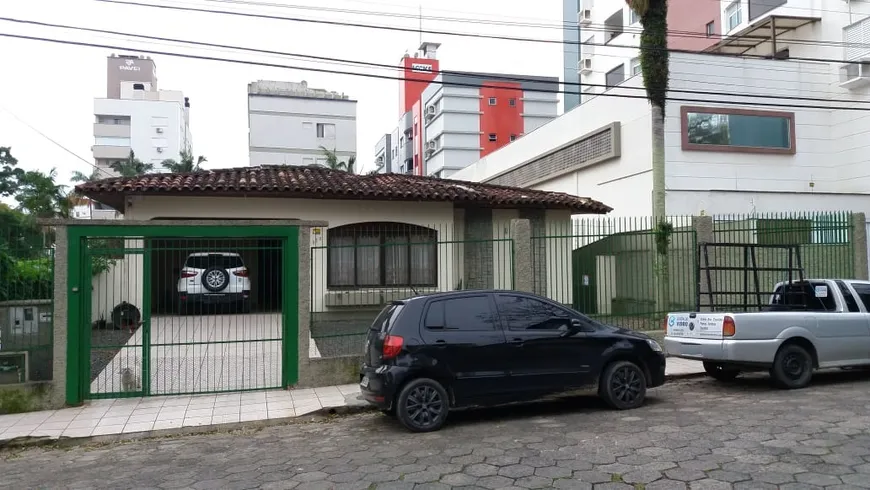 Foto 1 de Casa com 4 Quartos à venda, 253m² em Centro, Criciúma