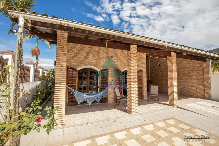 Foto 1 de Casa com 5 Quartos à venda, 293m² em PRAIA DE MARANDUBA, Ubatuba