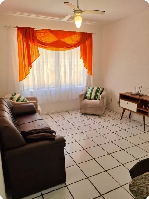 Foto 1 de Apartamento com 2 Quartos para alugar, 70m² em Meia Praia, Itapema
