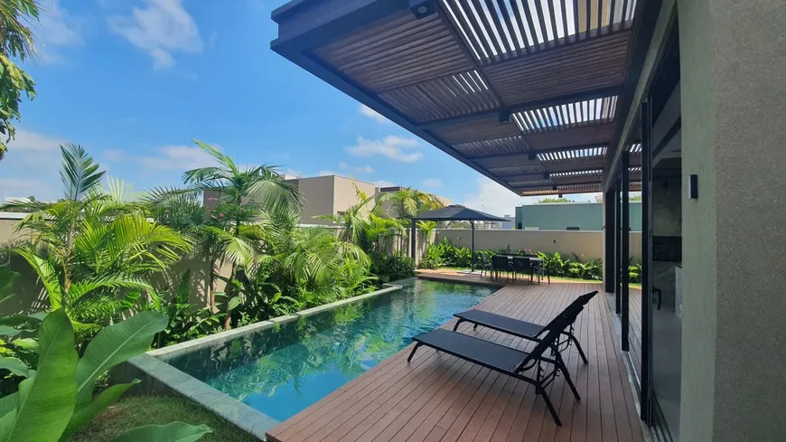 Foto 1 de Casa de Condomínio com 4 Quartos à venda, 401m² em Condomínio Florais Cuiabá Residencial, Cuiabá