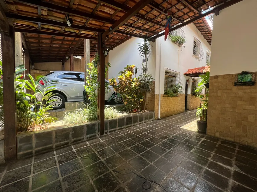 Foto 1 de Casa com 3 Quartos à venda, 70m² em Santa Rosa, Belo Horizonte