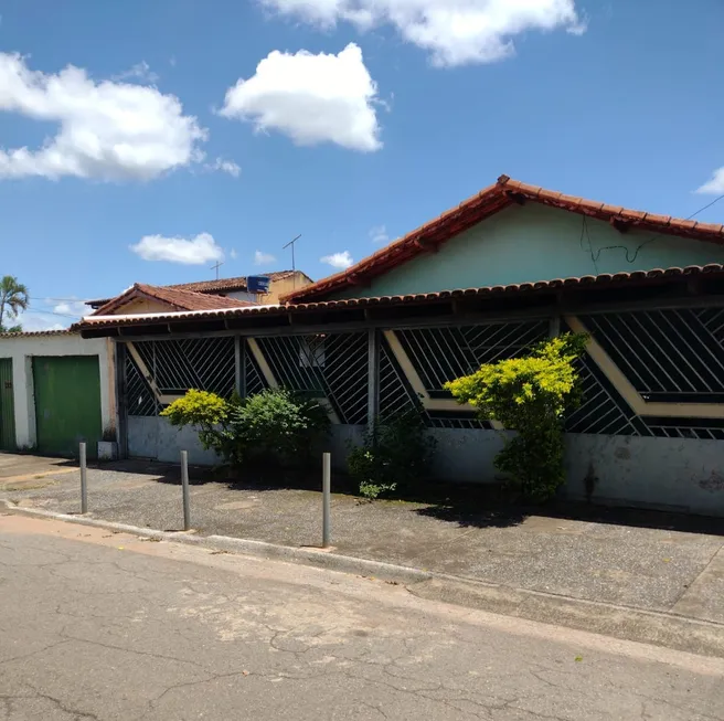 Foto 1 de Casa com 3 Quartos à venda, 290m² em Cidade Jardim, Goiânia