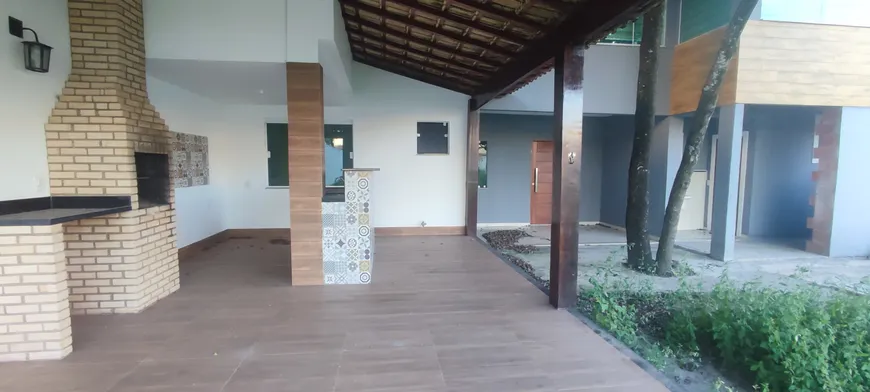 Foto 1 de Casa com 4 Quartos para alugar, 160m² em Jardim Mariléa, Rio das Ostras