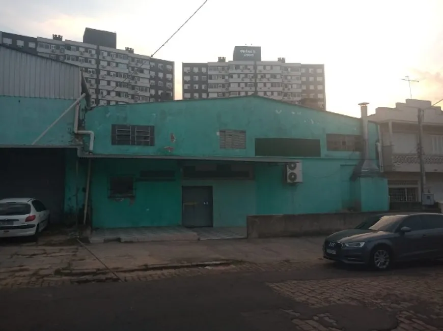 Foto 1 de Galpão/Depósito/Armazém à venda, 640m² em São João, Porto Alegre