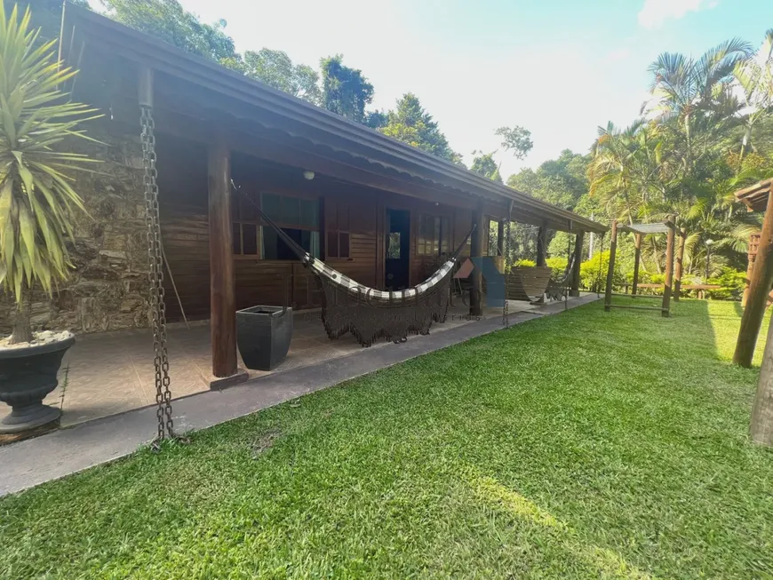 Foto 1 de Fazenda/Sítio com 3 Quartos à venda, 214m² em Ville Saint James I, Campo Limpo Paulista