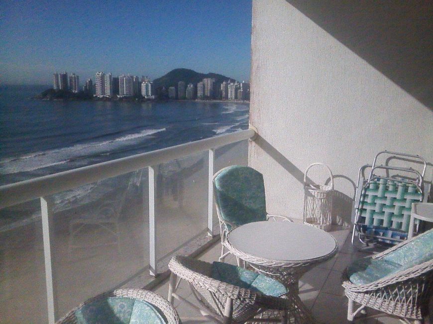 Foto 1 de Apartamento com 4 Quartos à venda, 184m² em Praia das Pitangueiras, Guarujá