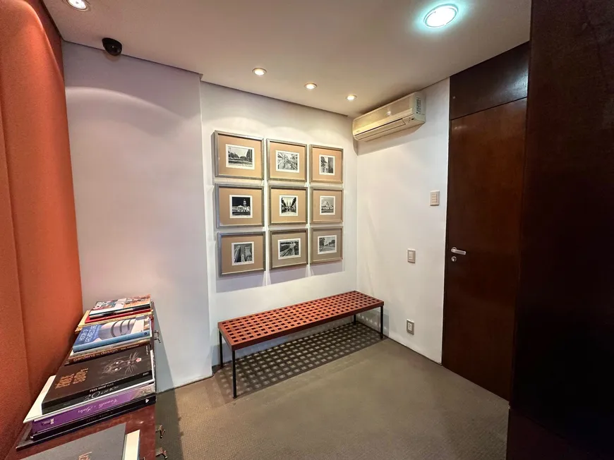 Foto 1 de Sala Comercial com 4 Quartos para alugar, 74m² em Jardins, São Paulo