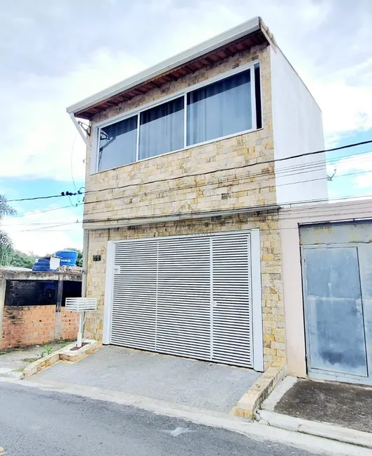 Foto 1 de Casa com 2 Quartos para venda ou aluguel, 180m² em Caucaia do Alto, Cotia