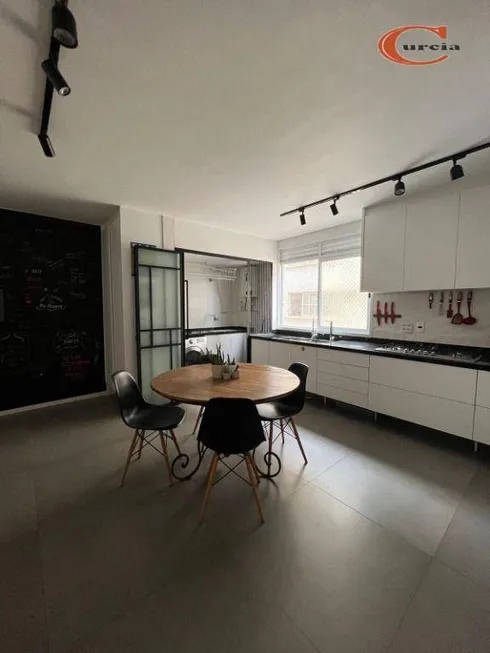 Foto 1 de Apartamento com 2 Quartos à venda, 102m² em Moema, São Paulo
