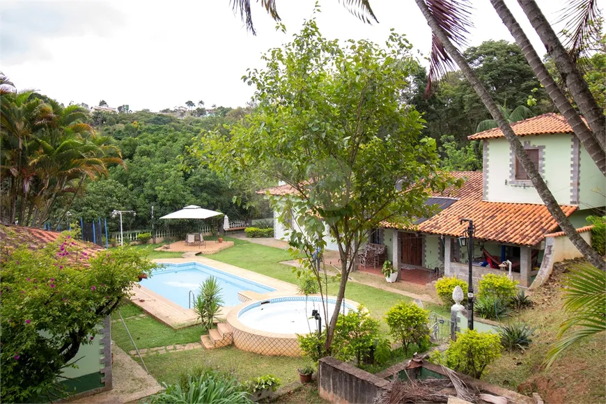 Foto 1 de Casa de Condomínio com 5 Quartos para venda ou aluguel, 500m² em Saboó, São Roque