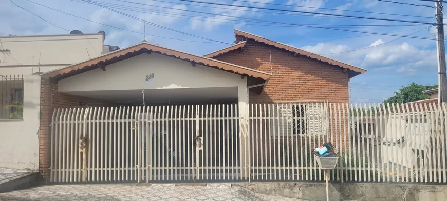 Foto 1 de Casa com 3 Quartos à venda, 249m² em Jardim Santa Clara, Taubaté