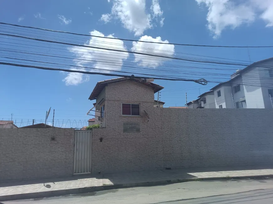 Foto 1 de Apartamento com 2 Quartos para alugar, 56m² em Itaperi, Fortaleza