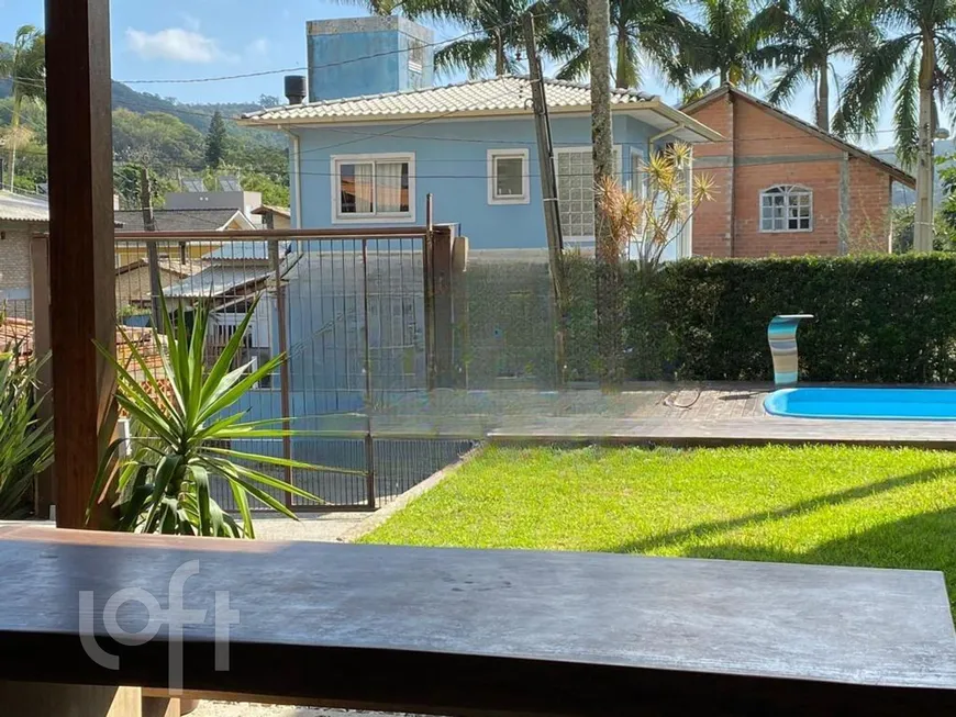 Foto 1 de Casa com 3 Quartos à venda, 180m² em Canto da Lagoa, Florianópolis